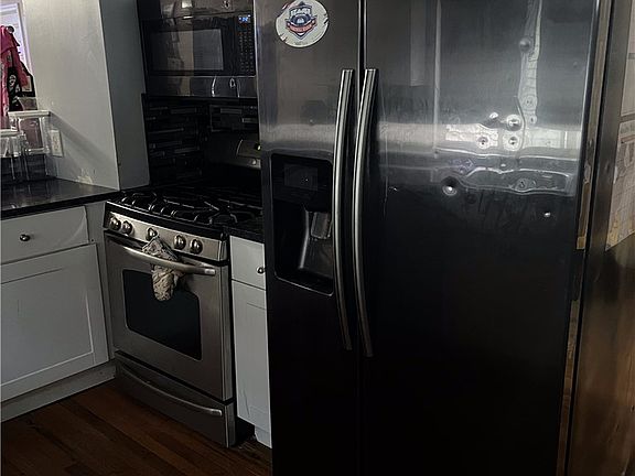 2nd image of 290 Marne St