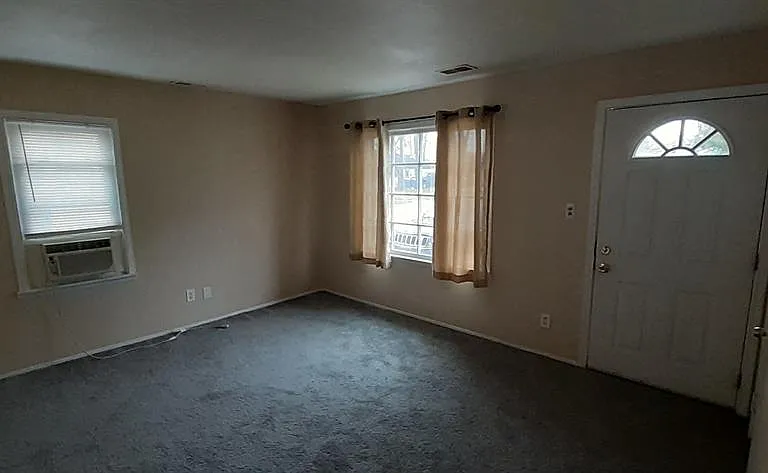 8662 Ford Ave — Photo 8