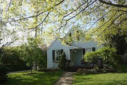 Absolutely Adorable Cape Cod in Clintonville!!