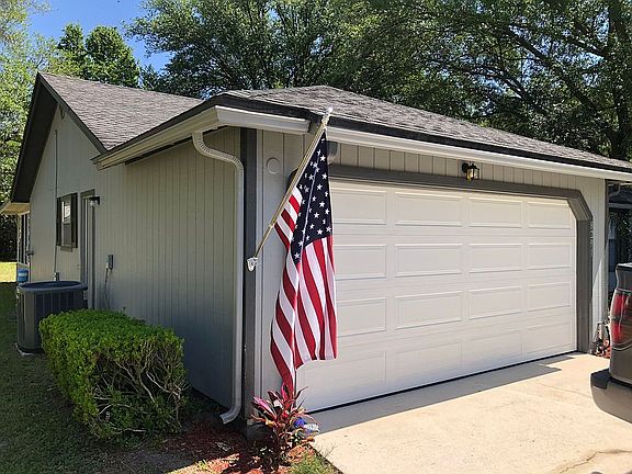 3rd image of 8291 Honeysuckle Ln