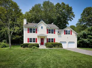 331 Overlook Ct, Carmel, NY 10512