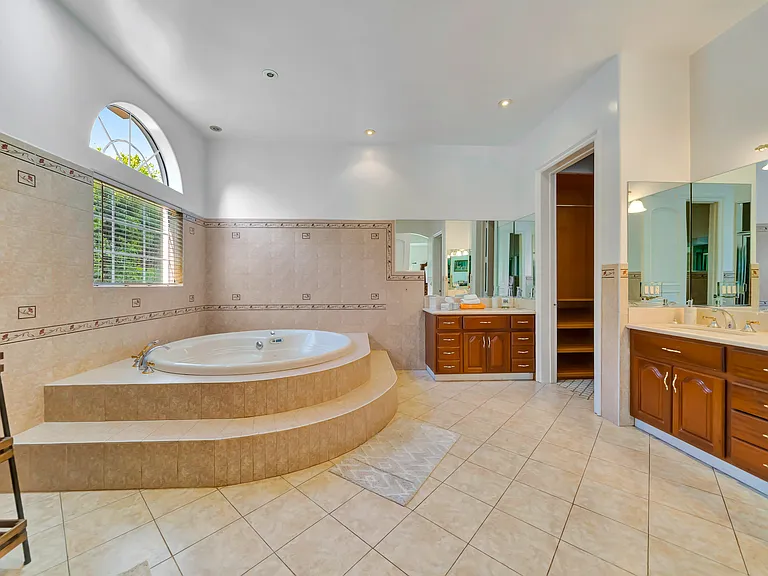 7735 Wilbur Ave — Photo 88