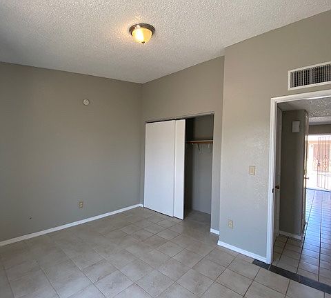 5th image of 1503 N Riverview Blvd #1