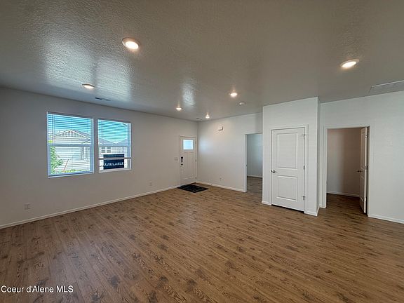 4th image of 5320 E Aquila Ave