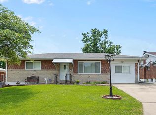 304 Earlsfield Ln, Saint Louis, MO