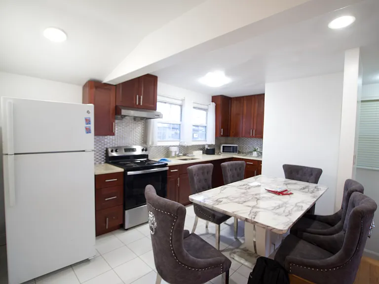 27 Hill Ln #B — Photo 3