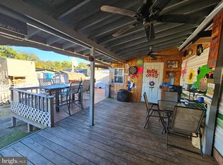7 Poison Oaks, Falling Waters, WV 25419