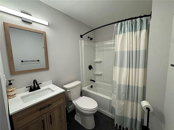 3rd image of 350 Main St #3