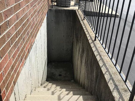 5th image of 396 Poplar Ave