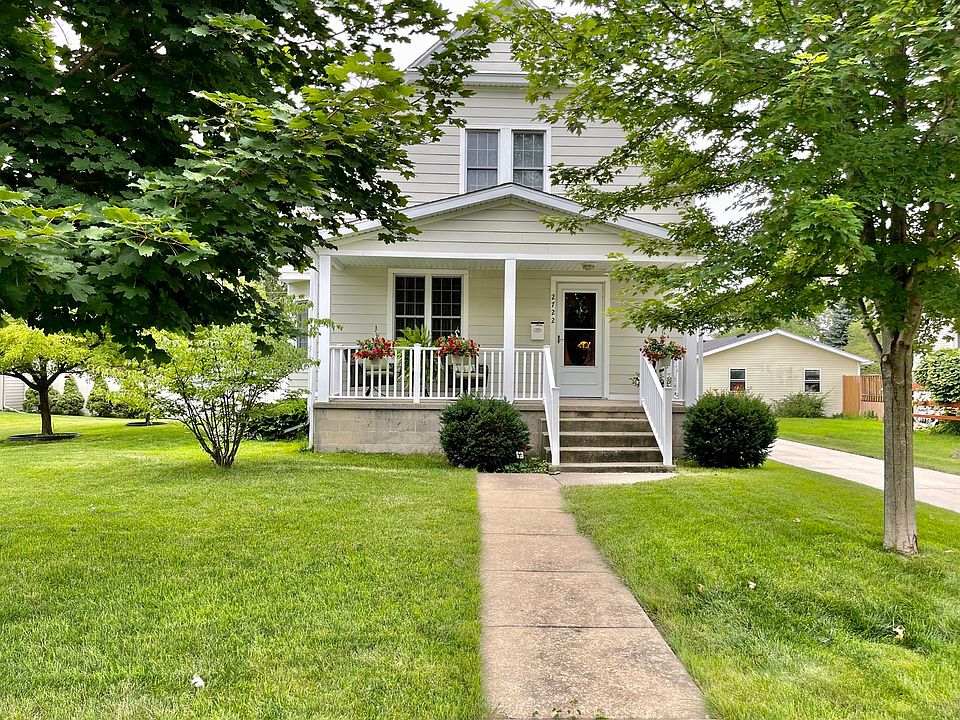 2722 5th St, Peru, IL 61354 Zillow