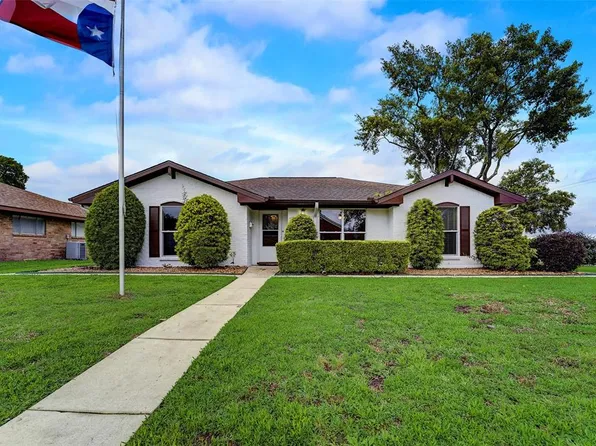 16111 Diana Lane, Houston, TX 77062