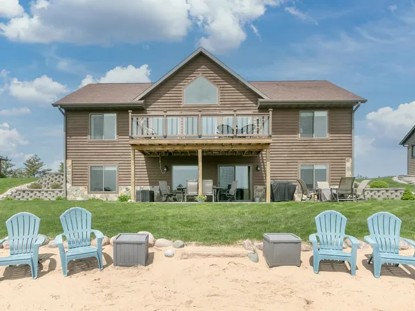 W5627 32nd St, New Lisbon, WI 53950