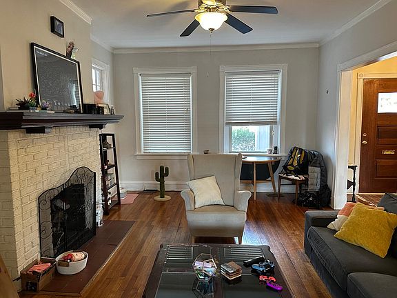 3rd image of 2315 Rosewood Ave