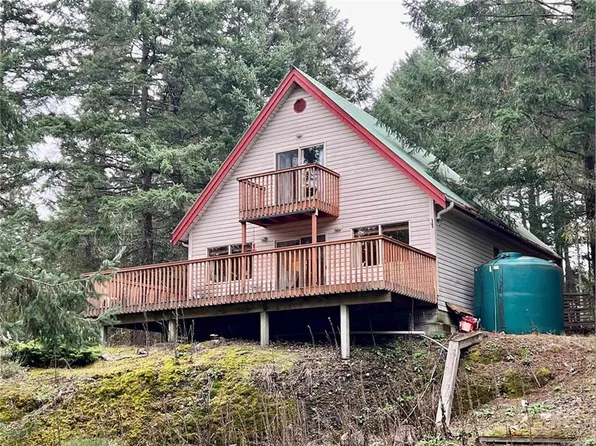 702 Charter Rd, Southern Gulf Islands, BC V0N 2J1