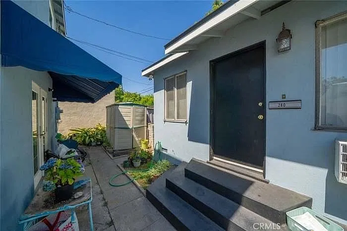 280 S Santa Anita Ave — Photo 2