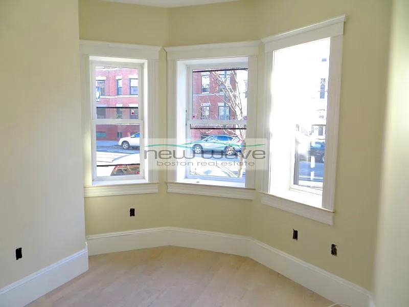 Photo 2 of 14 - 887 Huntington Ave #1 - Boston, MA Building Photo - 887 Huntington Ave #1