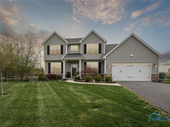 25434 Addington Ct, Perrysburg, OH 43551