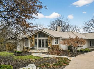 11615 Mohawk Ln, Leawood, KS 66211