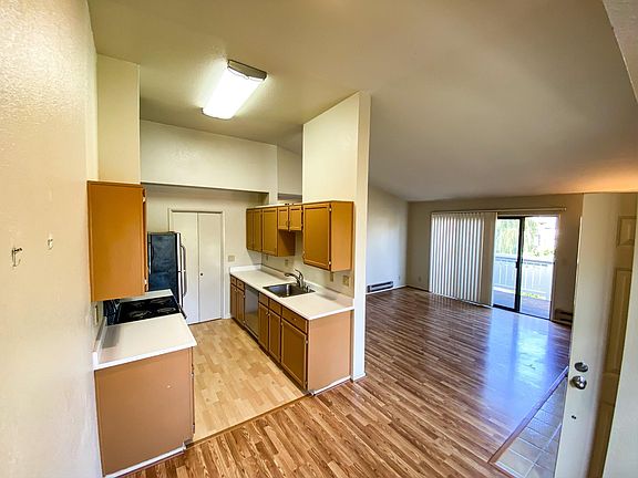 5th image of 172 Lakeshore Ct