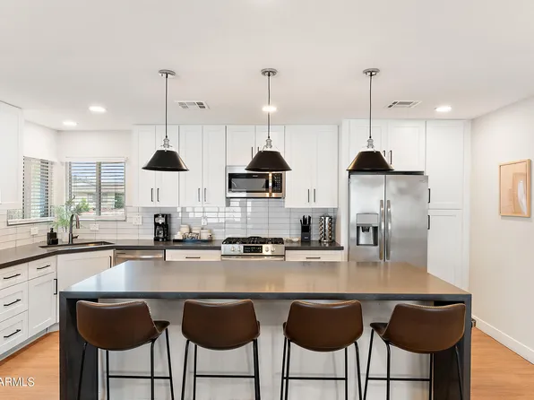 8602 E MITCHELL Drive, Scottsdale, AZ 85251