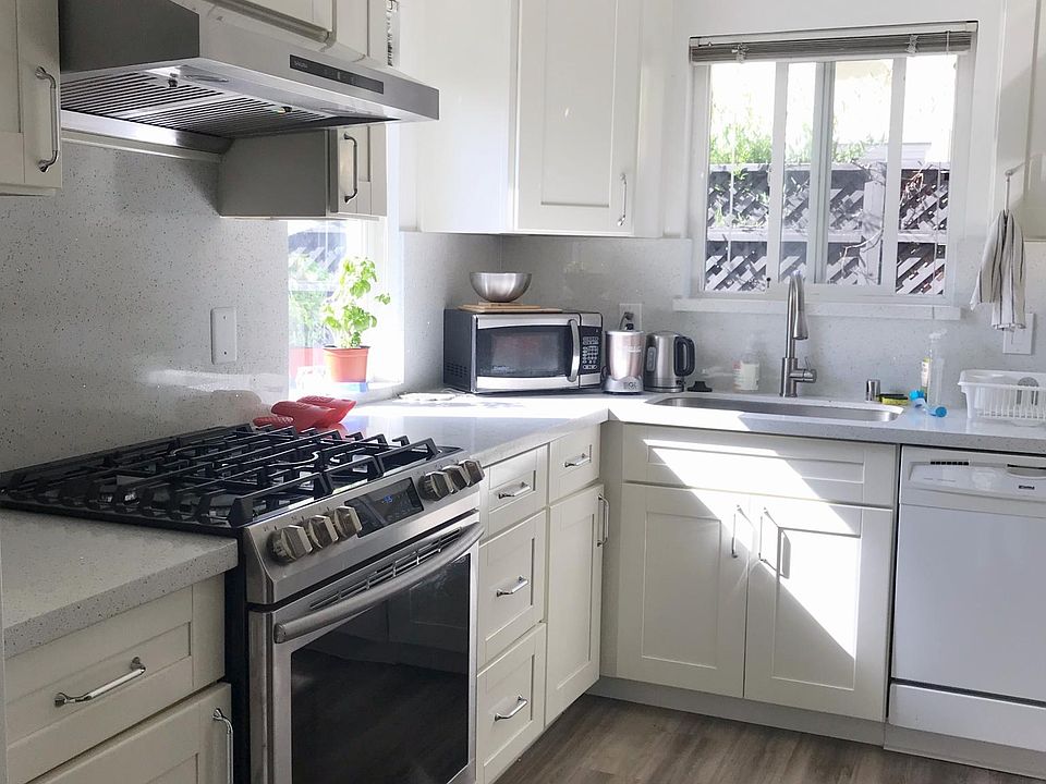 Gorgeous new kitchen.