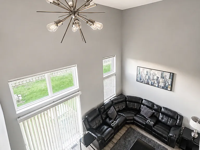 692 E Whispering Oaks Dr — Photo 4