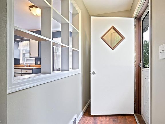 3rd image of 5208 Alva Ave