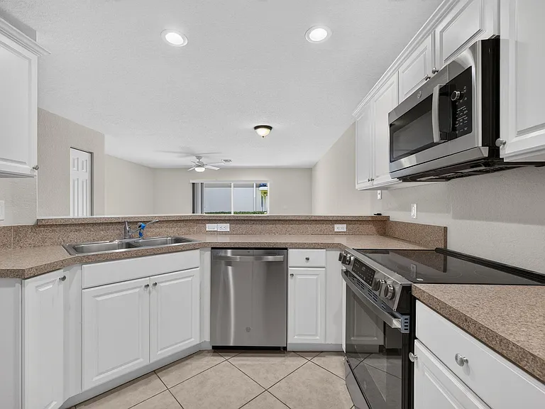 2786 SE Birmingham Dr — Photo 13