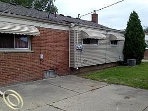 2nd image of 120 Gilman St