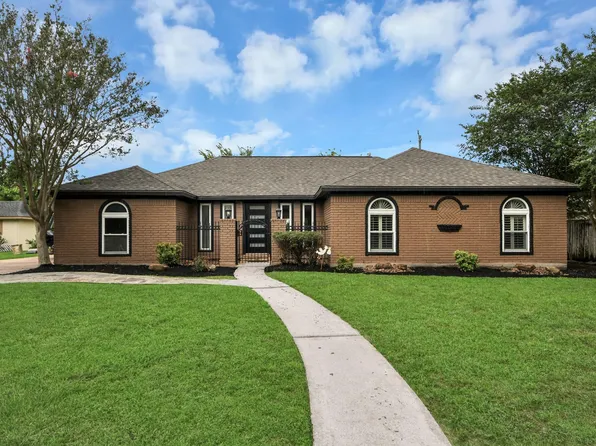 7822 Maple Tree Dr, Houston, TX 77088