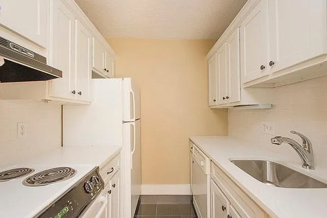 30 Temple St #3 — Photo 3