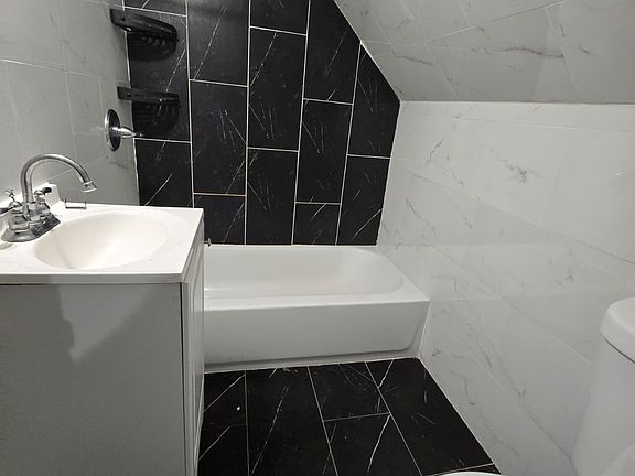 3rd image of 1058 Anna St #3A