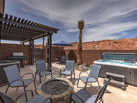 2nd image of 1307 E Vista Roja Pl