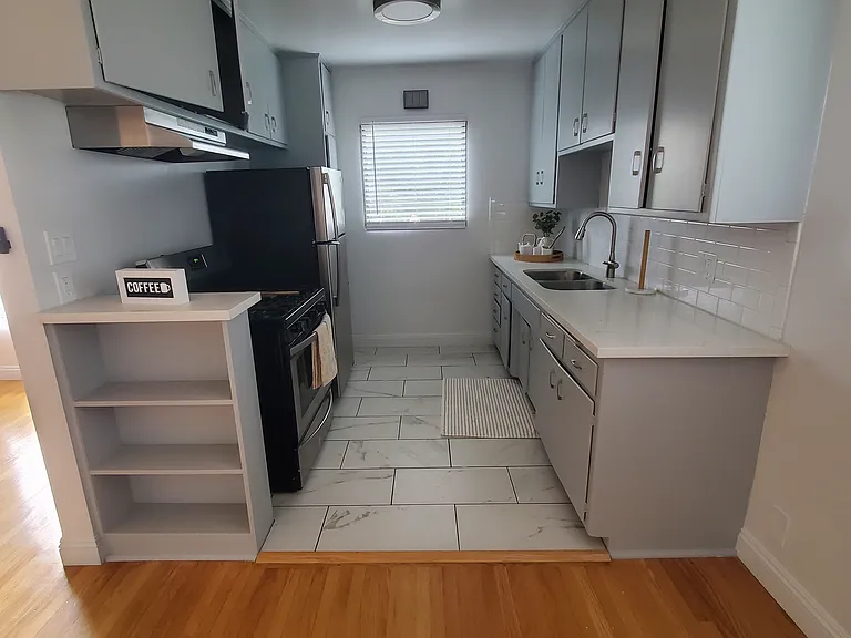 330 Orizaba Ave #2 — Photo 5