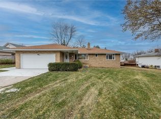 26721 Sandy Hill Dr, Richmond Heights, OH