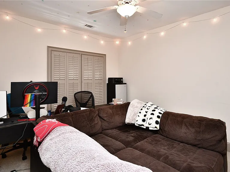324 Village Walk Ln — Photo 17