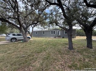 450 Mills Ln, Pipe Creek, TX 78063