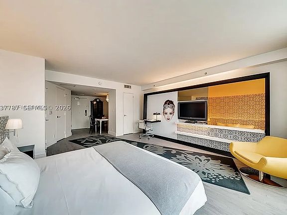 2nd image of 1100 West Ave #525