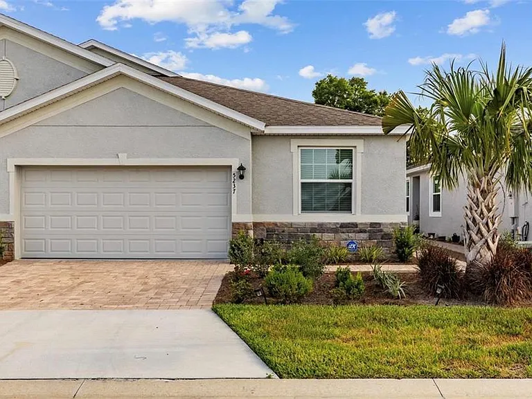 5237 NW 48th Pl — Photo 1