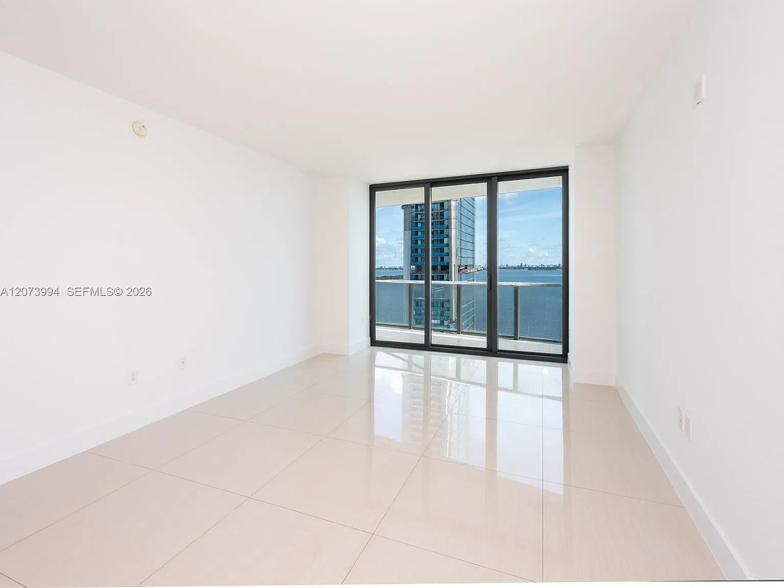 Icon Bay Condo — Photo 2