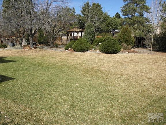 3rd image of 27 Hampton Ct