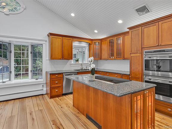 5th image of 15 Veronica Court