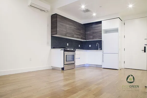 Rented by Evergreen Apartments BK | media 20