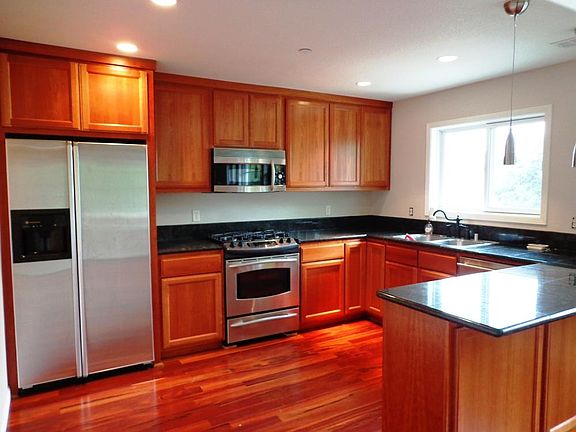 4th image of 541 Seymour St #B