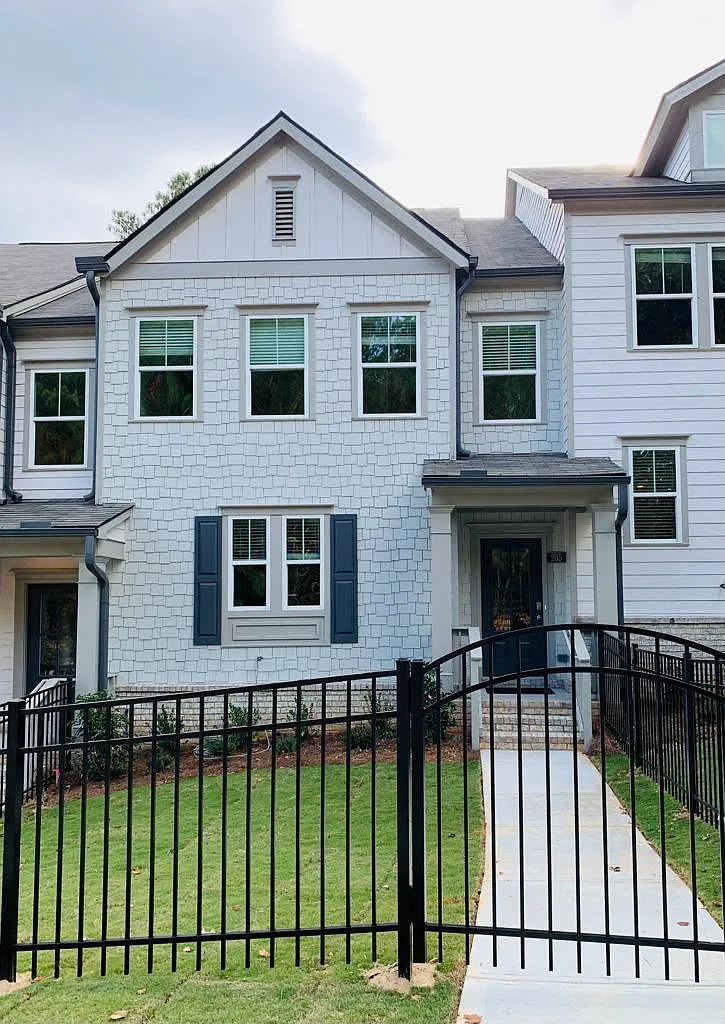 3 bed, 3.5 bath, 2385 sqft, $2,750 — Photo 1