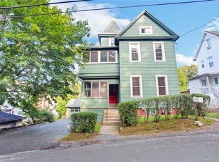 84 Grove St, Shelton, CT 06484