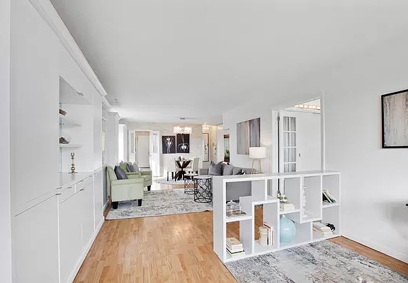 5th image of 111 E 85th St #23G