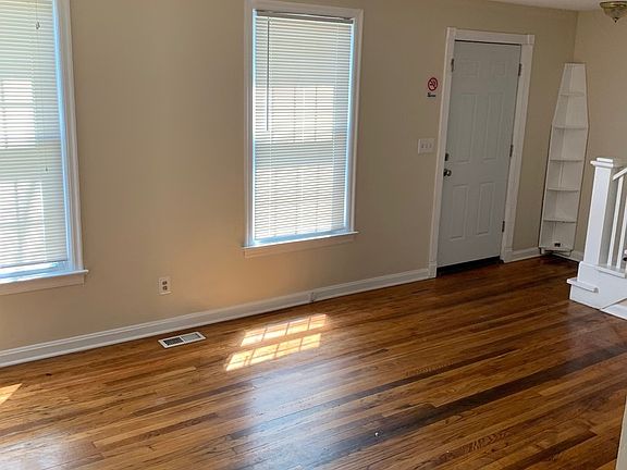 3rd image of 303 E Robinson Ave