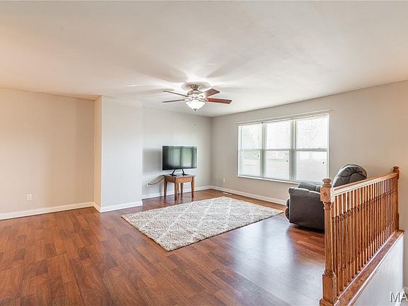 2nd image of 909 Schindler Rd