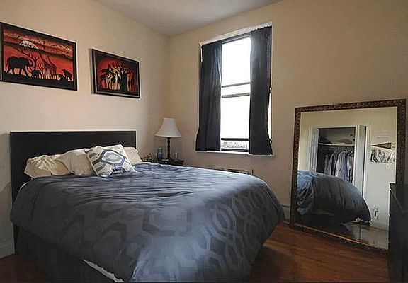 5th image of 25 Saint Marks Pl APT 2